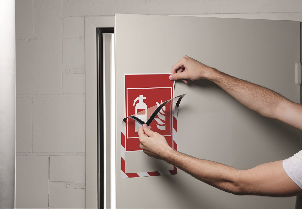 Panel DURAFRAME MAGNETIC SECURITY A4 červeno-biely – Obrázok 2