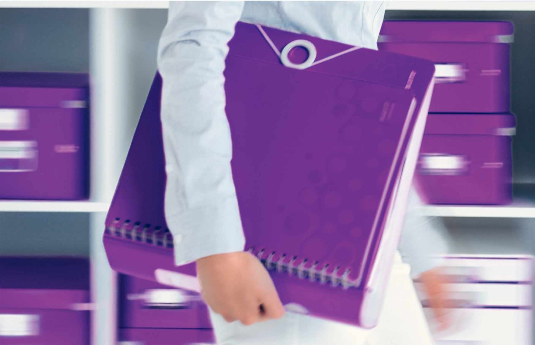 Zakladač pákový Leitz 180° Active WOW 8,2cm purpurový – Obrázok 2